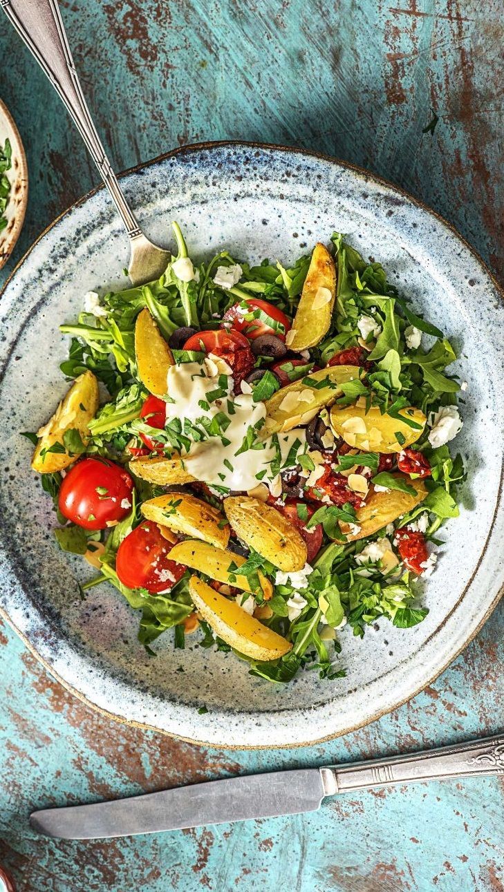 Salat mit Kartoffelspalten